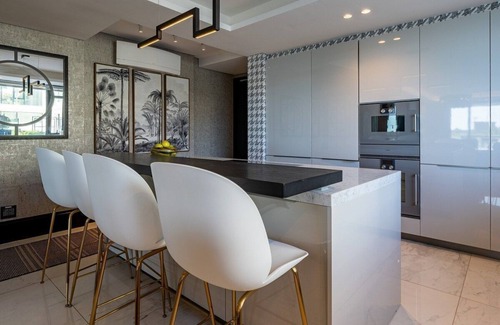 Bantry Bay Apartamento | Aurum 101 - Dos Habitaciones Piso, Capacidad 4