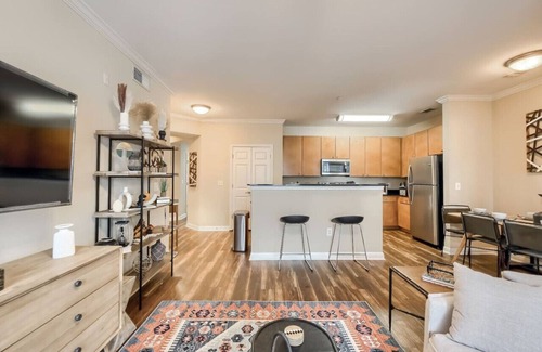 West Campus Apartamento | Austin 4BR Townhome + Walk to West Campus