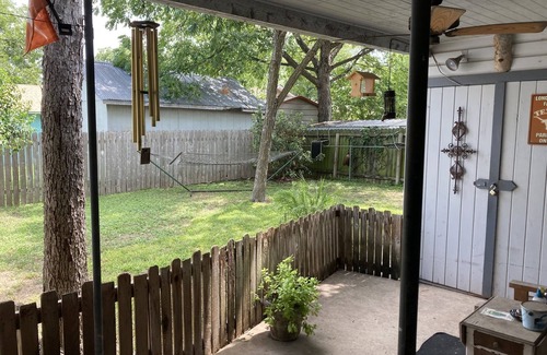 North Loop Casa | Austin Cottage Close to Downtown