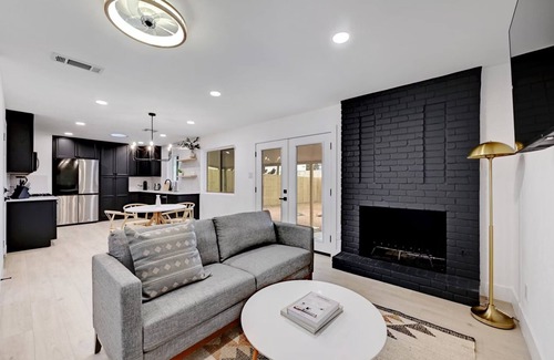 Sweetbriar Casa | Austin Escape: Stylish 3BR/4 Beds + Private Pool