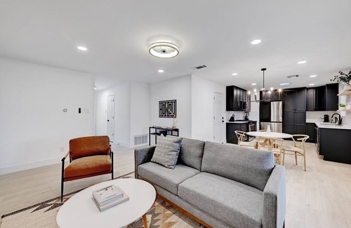 Sweetbriar Casa | Austin Escape: Stylish 3BR/4 Beds + Private Pool