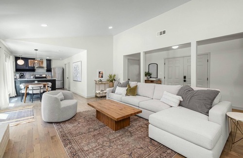 South Manchaca Casa | Austin Oasis – Zilker, Downtown, Pool, 3 Bedroom