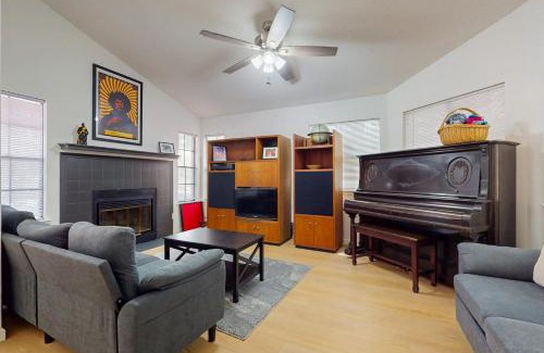 Buckingham Estates Casa | Austin Retreat