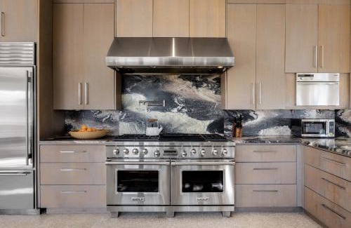 Ledge At Wild Basin Casa | Austin Skyline Views with Private Pool and Hot Tub - Brigadoon!