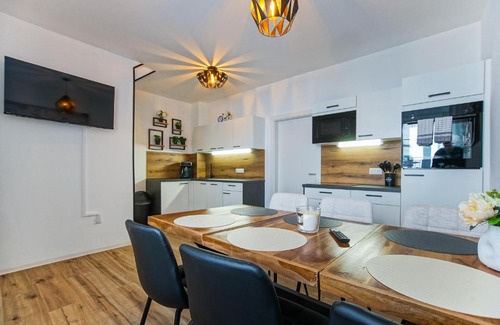 Leoben Apartamento | AusZeit Steiraland 2 mit privaten Terrasse und Garten und Parkplatz