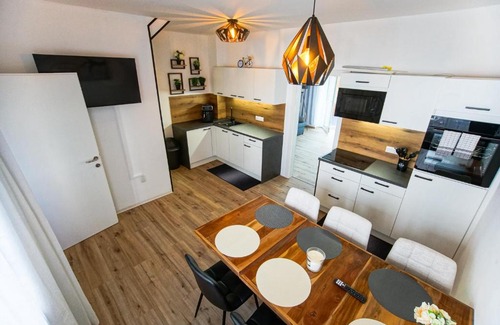 Leoben Apartamento | AusZeit Steiraland 2 mit privaten Terrasse und Garten und Parkplatz
