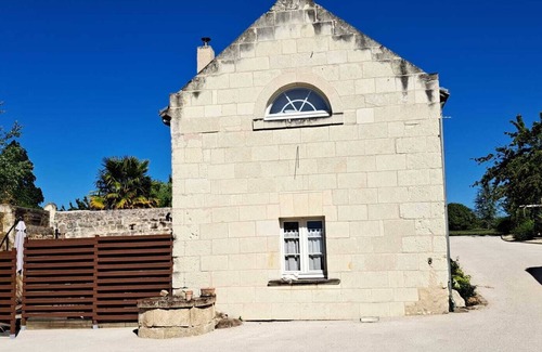 Les Ulmes Cabaña | Authentic 2-bedroom gite ideally located for visiting Anjou with the family.