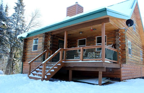 North Carlton Cabina | Auténtica cabaña de troncos de 3 niveles. 3 dormitorios, 3 baños