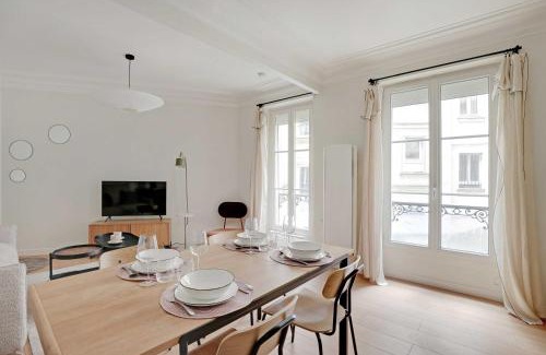 18th Arrondissement Apartamento | Authentic apartment - 3BR-8P - Clignancourt