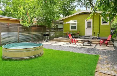 Holly Casa | Authentic ATX Beauty DT Pool Gem- Walk 2 Lake & Eateries