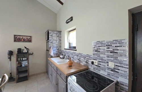 Sainte-Sabine-Born Cabaña | Casa de Campo Auténtica con Jardín y Piscina