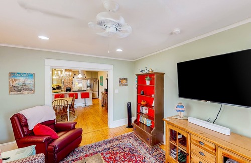 Wilmington Historic District Casa | Authentic Craftsman cottage - enclosed yard, lovely porch, W/D & great location