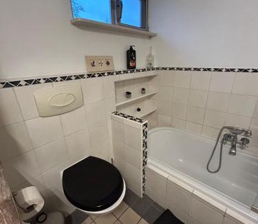 Stadionbuurt Apartamento | Authentic Dutch boathouse