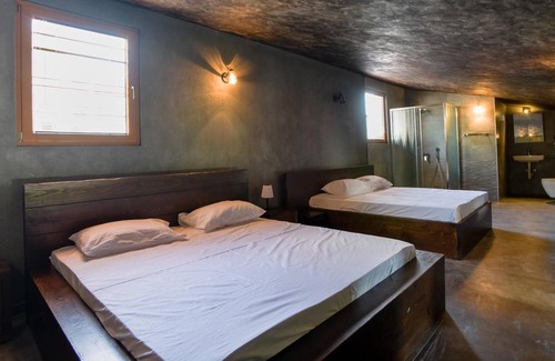 Karuc Apartamento | Authentic Flat w Sea View in Bar, Montenegro