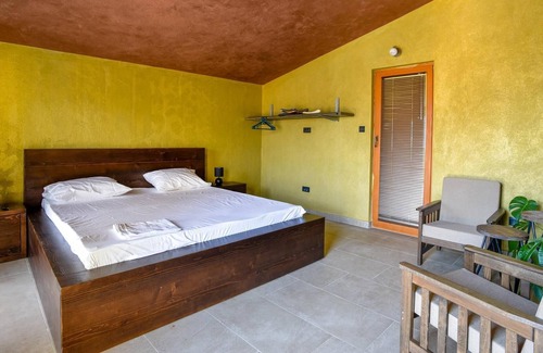 Karuc Apartamento | Authentic Flat w Sea View in Bar, Montenegro