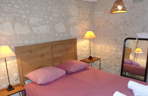 Nabinaud Cabaña | Authentic french cottage sleeps 4 in 2 bedrooms 5 min from Aubeterre