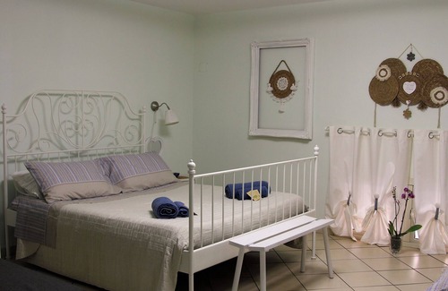 Quartieri Spagnoli Cama Y Desayuno | Authentic House in the Heart of the Spanish Quarter | 3 Rooms"