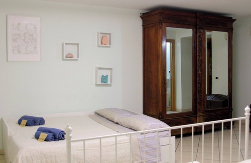 Quartieri Spagnoli Cama Y Desayuno | Authentic House in the Heart of the Spanish Quarter | 3 Rooms"