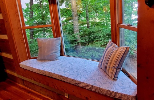 Jefferson City Cabina | AUTHENTIC LAKEFRONT LOG CABIN-SLEEPS 10. PRIVATE DOCK. FIREPIT.