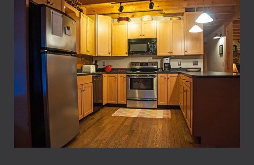 Timberline Cabina | AUTÉNTICA CABINA DE REGISTRO - 11 Acre Lake, Central AC, Jacuzzi, WiFi