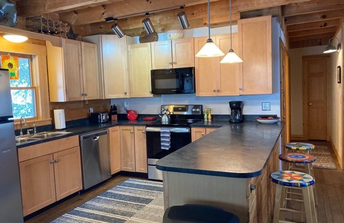 Timberline Cabina | AUTÉNTICA CABINA DE REGISTRO - 11 Acre Lake, Central AC, Jacuzzi, WiFi