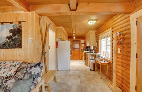 North Upper Truckee Cabina | ¡Cabaña 'Smokey's Den' en South Lake Tahoe con bañera de hidromasaje!
