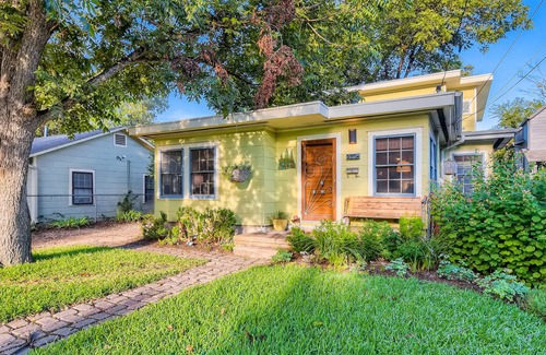 Dawson Casa | Authentic Mid-Century - Lush backyard and custom playscape! - by PMI Austin Metro