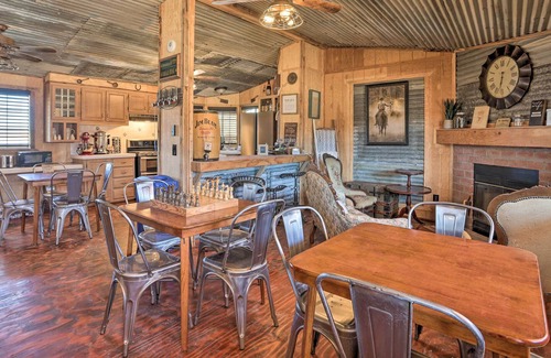 Lucerne Valley Cabina | Authentic Old West ‘Lazy G Ranch’ w/ Mtn Views