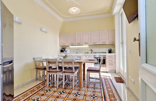 Esquilino Apartamento | Auténtica zona romana - Coliseo, fabuloso apart, terraza, wifi, aire acondicionado