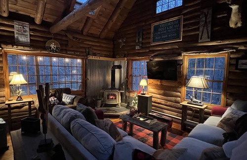 Wardsboro Cabina | Authentic Rustic Log Cabin minutes from Mount Snow and Stratton