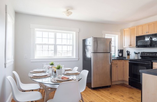 Western Shore Casa | Authentic South Shore Farm House