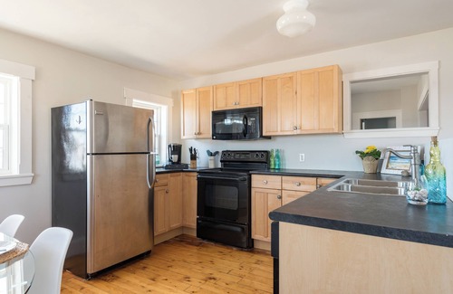 Western Shore Casa | Authentic South Shore Farm House