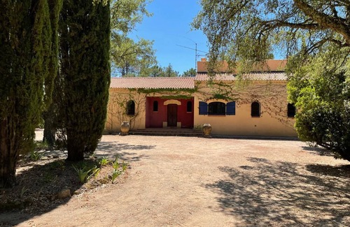 Le Muy Villa | Authentic southern villa with large swimming pool - 1 hectare of land