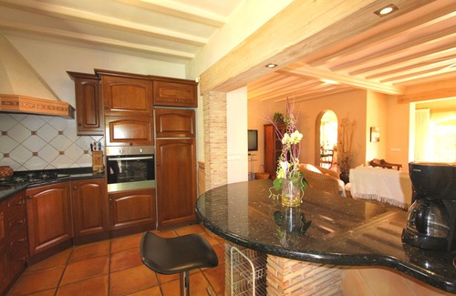 Urbanitzacio la Fustera Villa | Villa auténtica, aire acondicionado, muy privado, WIFI, jardín tropical, piscina privada, cerca del mar.