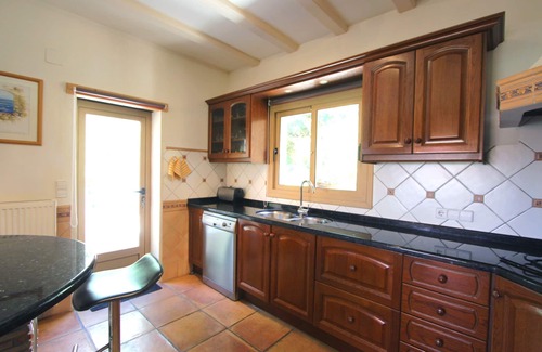 Urbanitzacio la Fustera Villa | Villa auténtica, aire acondicionado, muy privado, WIFI, jardín tropical, piscina privada, cerca del mar.