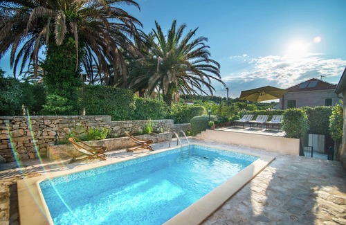 Mirce Casa | Ideal casa de vacaciones con piscina privada en Supetar