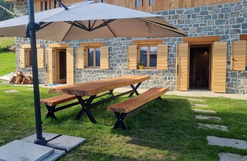 Roncegno Chalet De Esquí | Authentic wooden chalet with panorama, fireplace and alpine flair
