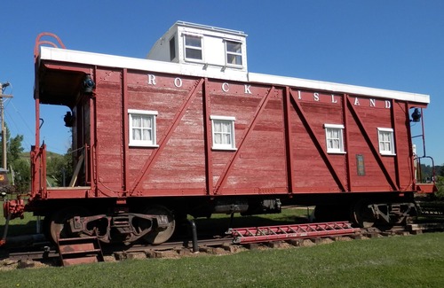Sturgis Cabina | Authentic Wooden Rock Island Railroad Caboose