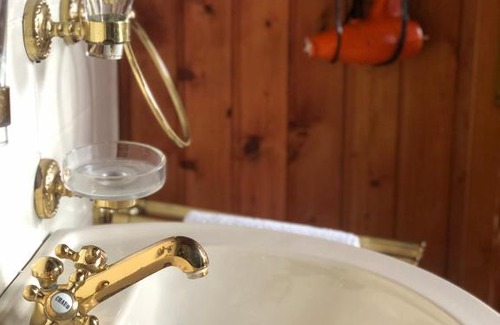 Weyer Chalet De Esquí | Authentiek, Vintage Chalet aan de Bosrand