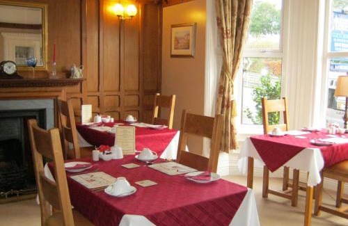 Whitby Casa | Autumn Leaves Guest House