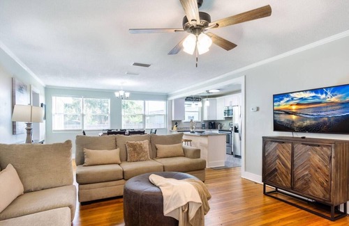 Jacksonville Casa | ~Spacious, Modern 5 Bdrm Home nr NAS Jax & Dwntn~