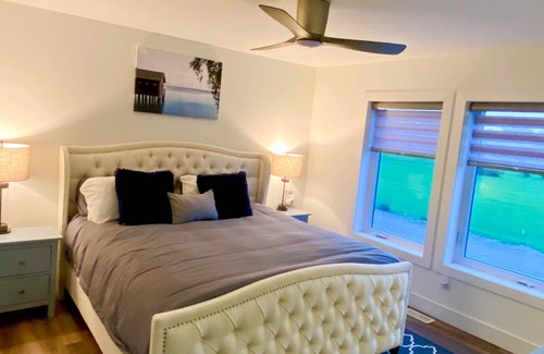 Port Albert Cabaña | Port Albert Paradise: *Hot Tub* King Bed