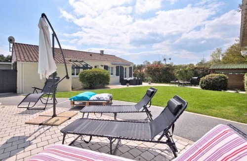 Moutiers-les-Mauxfaits Casa | Aux 3 Cépages by Interhome
