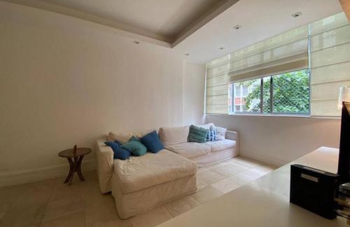 Leme Apartamento | Av Atlântica - 3 Bedroom Beach Apartment - Leme