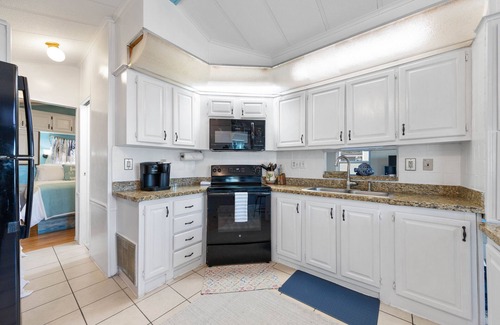 Port Isabel Cabaña | Avail for Spring! Mermaid Manor- Cozy Waterfront Getaway