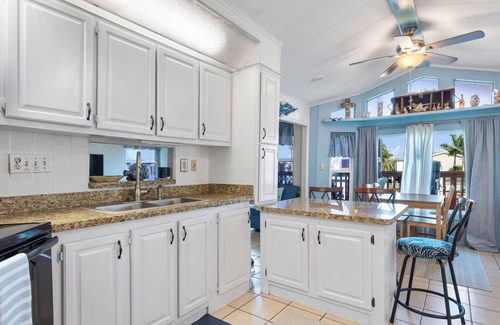 Port Isabel Cabaña | Avail for Spring! Mermaid Manor- Cozy Waterfront Getaway