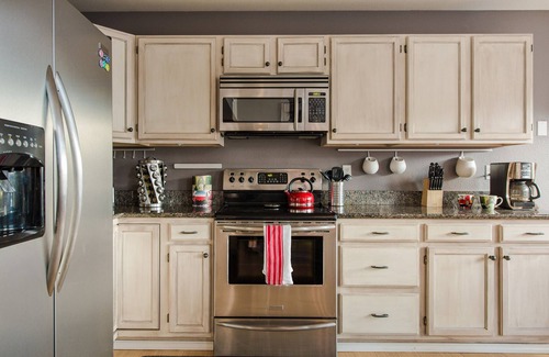 Northwest Colorado Springs Casa | ¡Celebre las vacaciones en nuestra acogedora casa! Clima frío con una cálida chimenea!