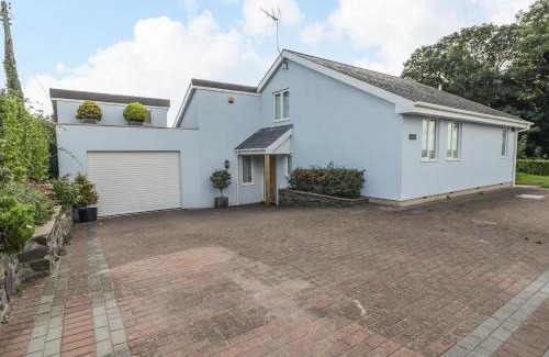 Pembroke Casa | Avalon