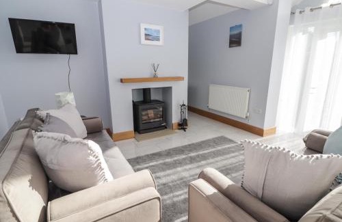Pembroke Casa | Avalon