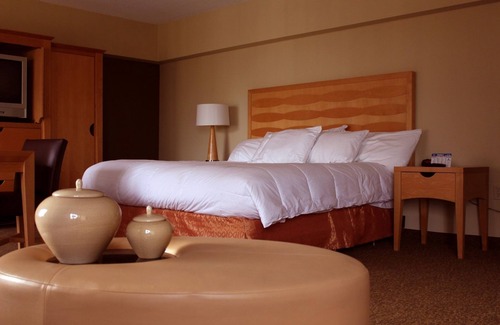 Erie Hotel | Avalon Hotel & Conference Center